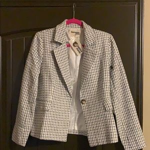 New with tags Savannah Jane blazer.